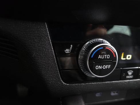 Used 2023 Mitsubishi Outlander SE image 20