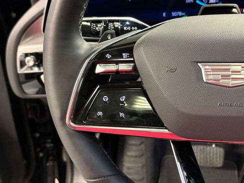 New 2025 Cadillac Lyriq Luxury RWD image 38