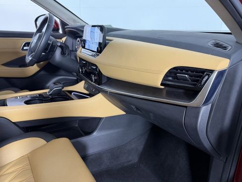 Used 2023 Nissan Rogue Platinum w/ Platinum Premium Package image 32