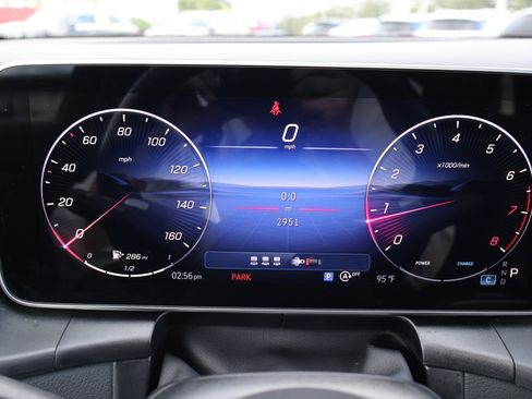 Used 2026 Mercedes-Benz GLC 300 image 32