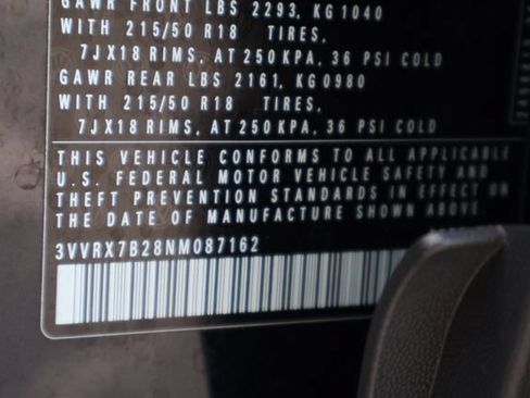 Certified 2022 Volkswagen Taos SE FWD image 28