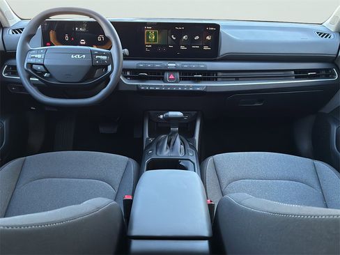 New 2025 Kia K4 LXS image 18