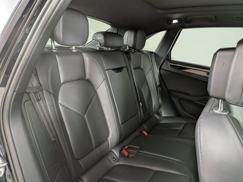 Certified 2026 Porsche Macan AWD/4WD image 24