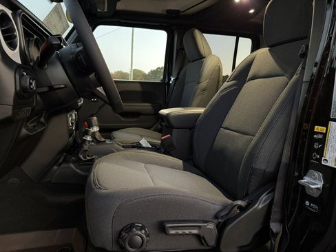 New 2026 Jeep Gladiator Sport AWD/4WD image 15