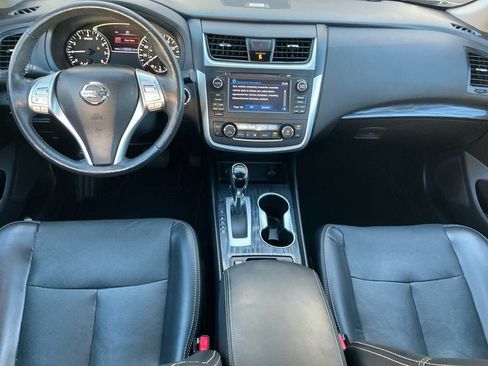 Used 2016 Nissan Altima 2.5 SL w/ 2.5 Technology w/LED Package FWD image 11