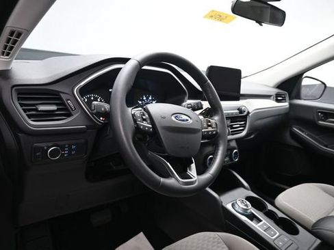 Certified 2022 Ford Escape SE w/ SE Sport Appearance Package AWD/4WD image 11