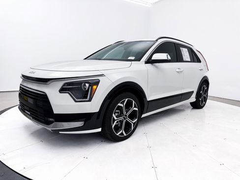 Certified 2024 Kia Niro EX Touring image 13
