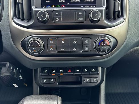 Used 2021 Chevrolet Colorado Z71 w/ Safety Package image 18