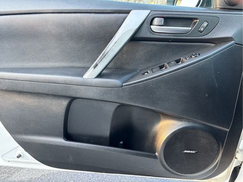 Used 2013 MAZDA MAZDA3 i Grand Touring image 32