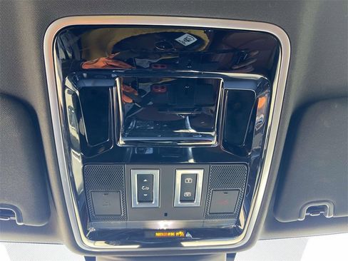 Used 2017 Land Rover Range Rover Sport Supercharged image 22