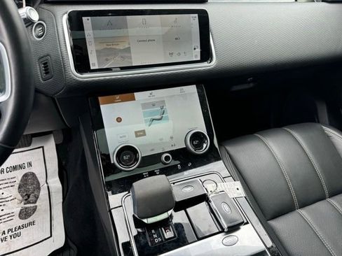 Used 2021 Land Rover Range Rover Velar S AWD/4WD image 19