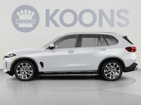 Used 2024 BMW X5 xDrive40i w/ Premium Package AWD/4WD image 2