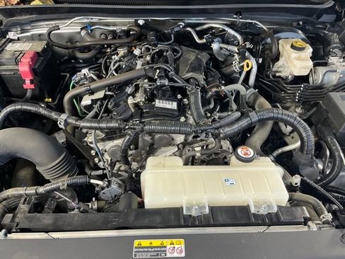 Used 2024 Toyota Tacoma TRD Sport w/ TRD Sport Upgrade Package image 39