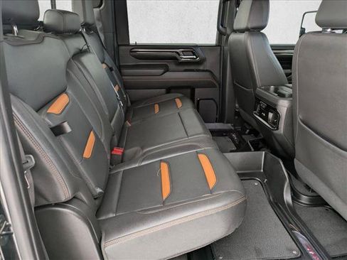 Used 2024 GMC Sierra 2500 AT4 w/ AT4 Premium Plus Package AWD/4WD image 18