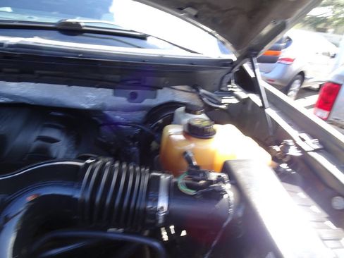 Used 2013 Ford F150 XLT w/ XLT Chrome Pkg image 27