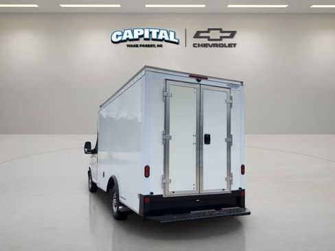 New 2025 Chevrolet Express 3500 Work Van w/ Power Convenience Package image 4