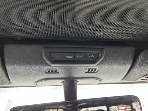 Used 2020 Jeep Gladiator Overland AWD/4WD image 37