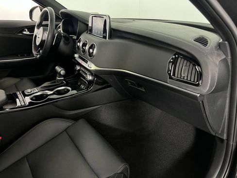 Used 2021 Kia Stinger GT-Line image 31