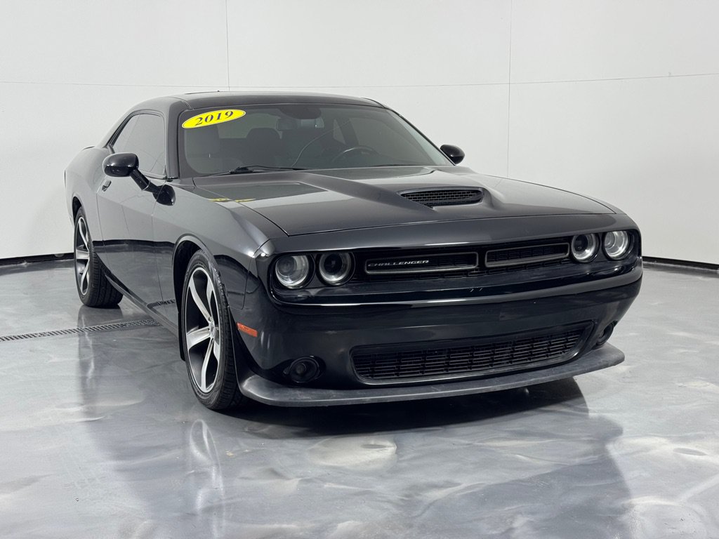 Used 2019 Dodge Challenger GT RWD image 3