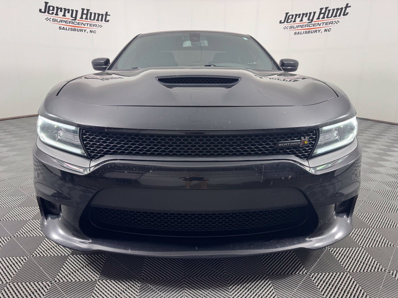 Used 2017 Dodge Charger R/T Scat Pack w/ Driver Confidence Group RWD image 5