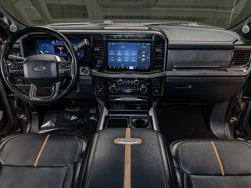 Used 2023 Ford F350 Platinum image 15