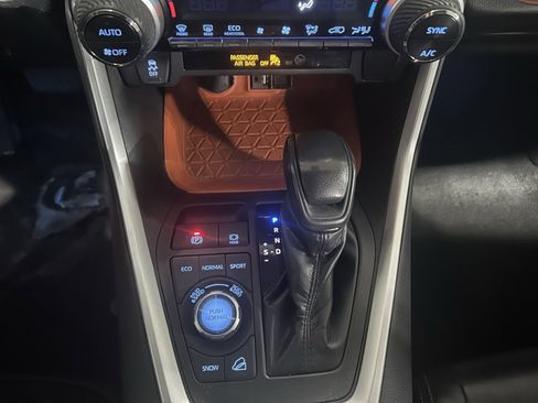 Used 2019 Toyota RAV4 Adventure image 9