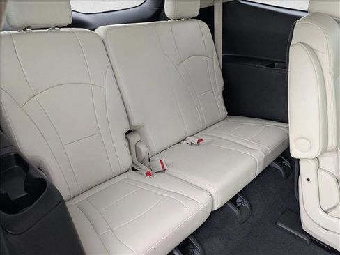 Used 2022 Buick Enclave Premium image 19
