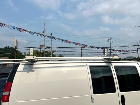 Used 2018 GMC Savana 2500 w/ Driver Convenience Package image 12