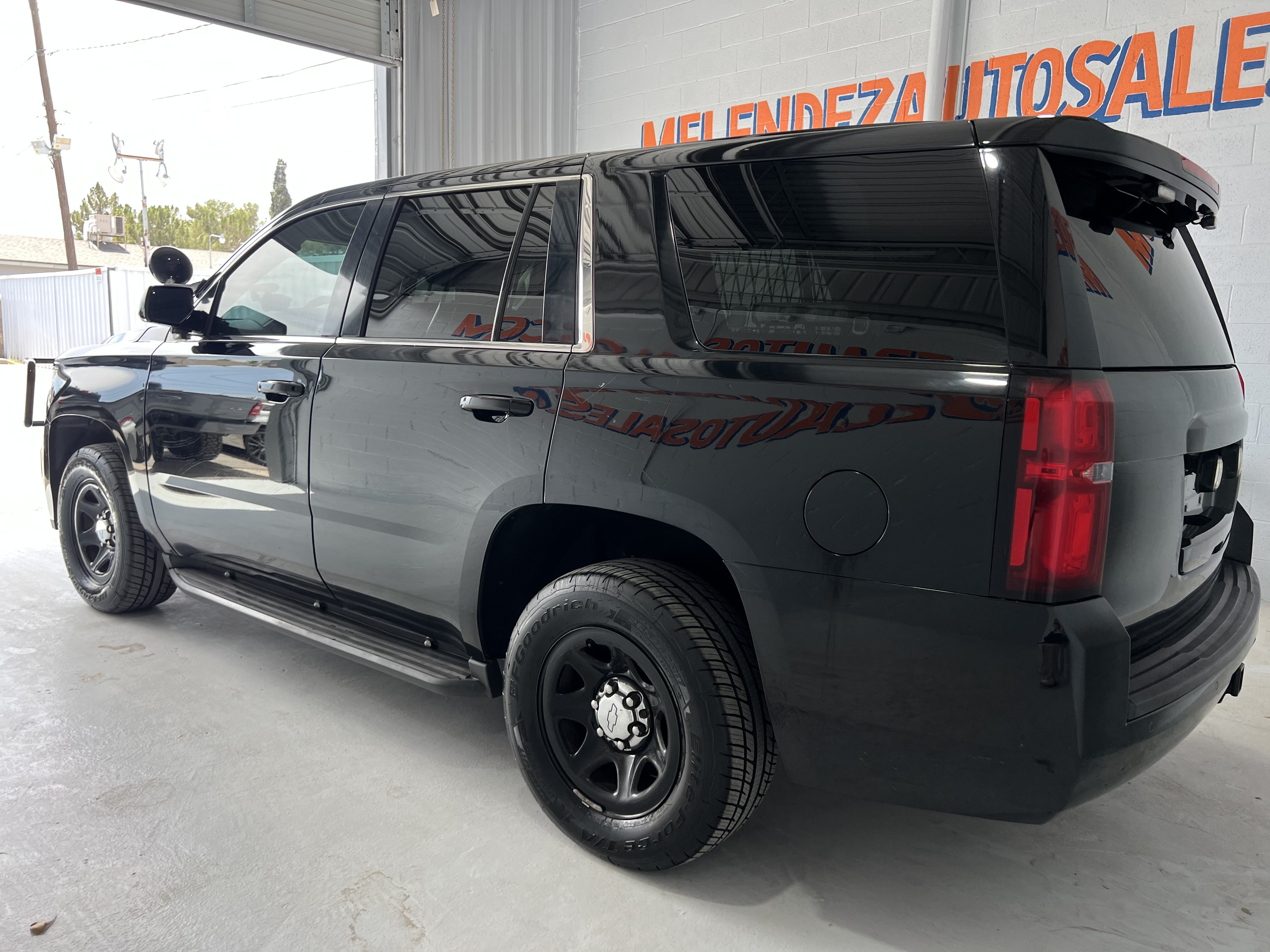Used 2015 Chevrolet Tahoe 2WD w/ Remote Keyless Entry Package image 3