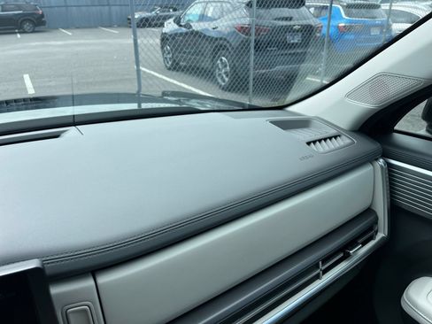 Used 2026 Hyundai Santa Fe SEL FWD image 32