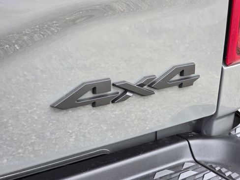 New 2026 RAM 2500 Laramie w/ Night Edition AWD/4WD image 10