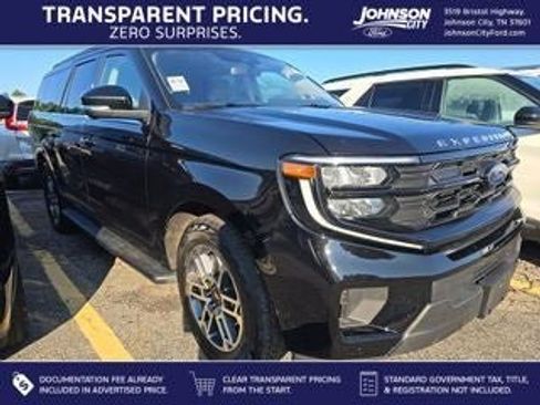 Used 2025 Ford Expedition Max Active AWD/4WD image 1
