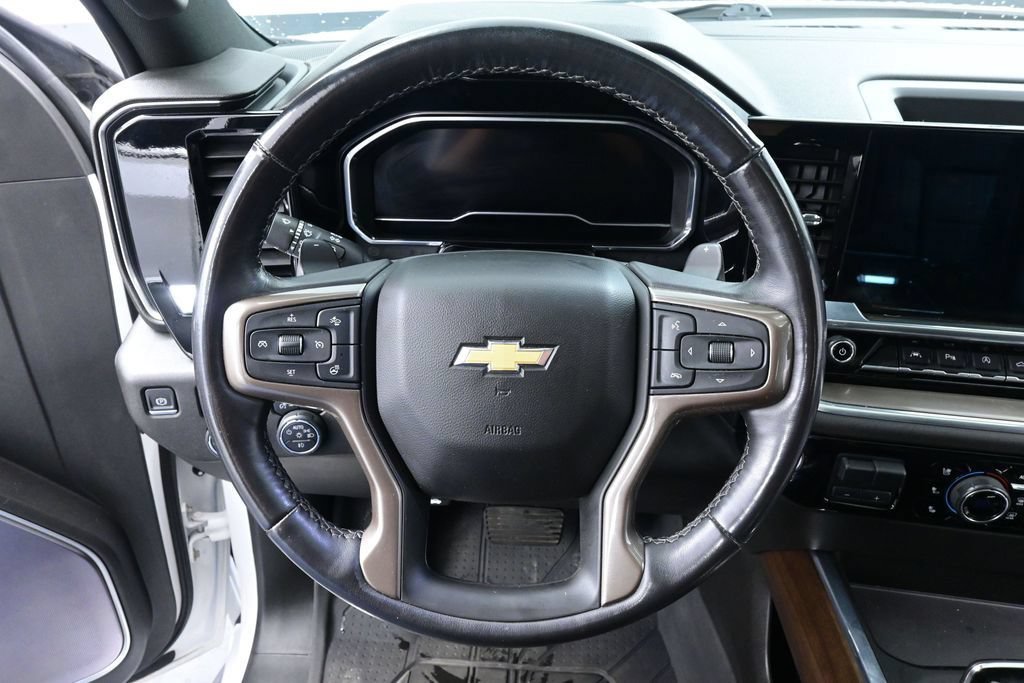 Used 2022 Chevrolet Silverado 1500 High Country w/ High Country Premium Package AWD/4WD image 36