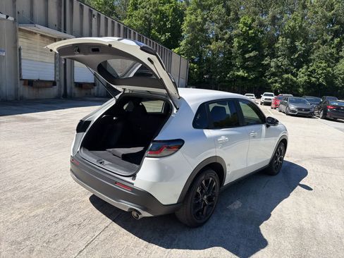 Certified 2025 Honda HR-V Sport image 9
