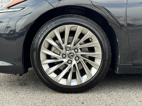 Used 2019 Lexus ES 300h w/ Accessory Package 2 image 26