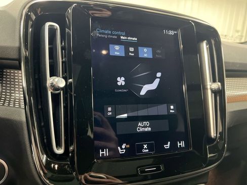 Used 2021 Volvo XC40 T5 R-Design w/ Climate Package image 17