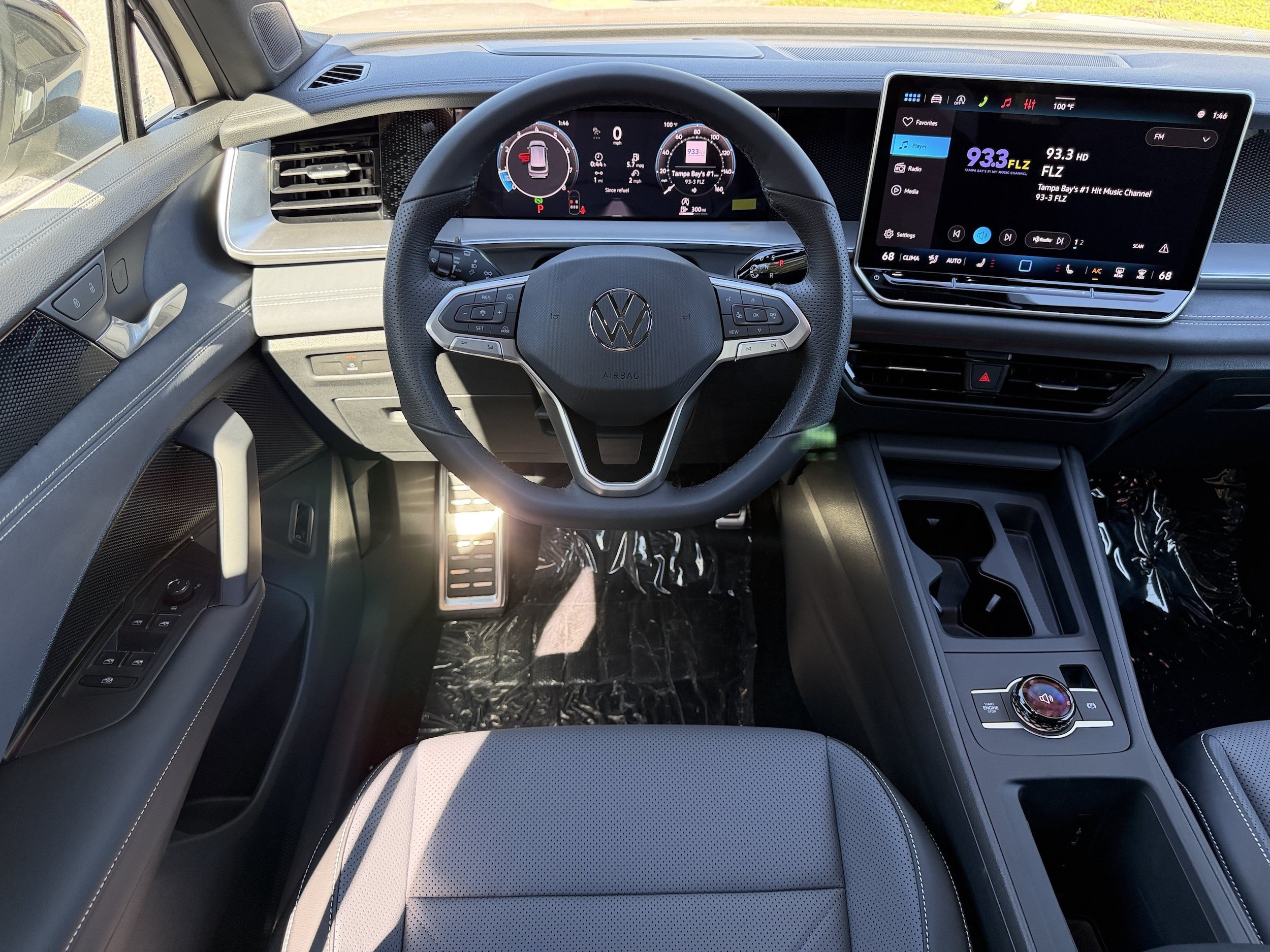 New 2026 Volkswagen Tiguan SE R-Line FWD image 15