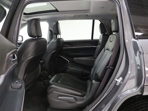 Used 2022 Jeep Grand Cherokee L Limited image 31