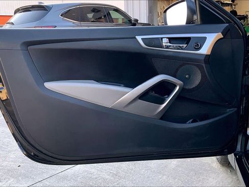 Used 2013 Hyundai Veloster w/Gray Int image 20