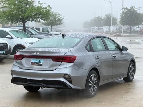 Used 2023 Kia Forte LXS FWD image 4