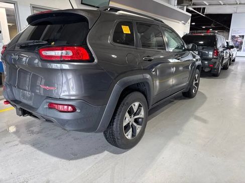 Used 2015 Jeep Cherokee Trailhawk w/ Comfort/Convenience Group AWD/4WD image 4
