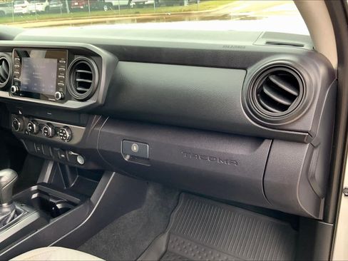 Used 2020 Toyota Tacoma SR AWD/4WD image 16
