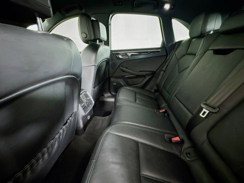 Used 2023 Porsche Macan w/ Premium Package Plus image 23