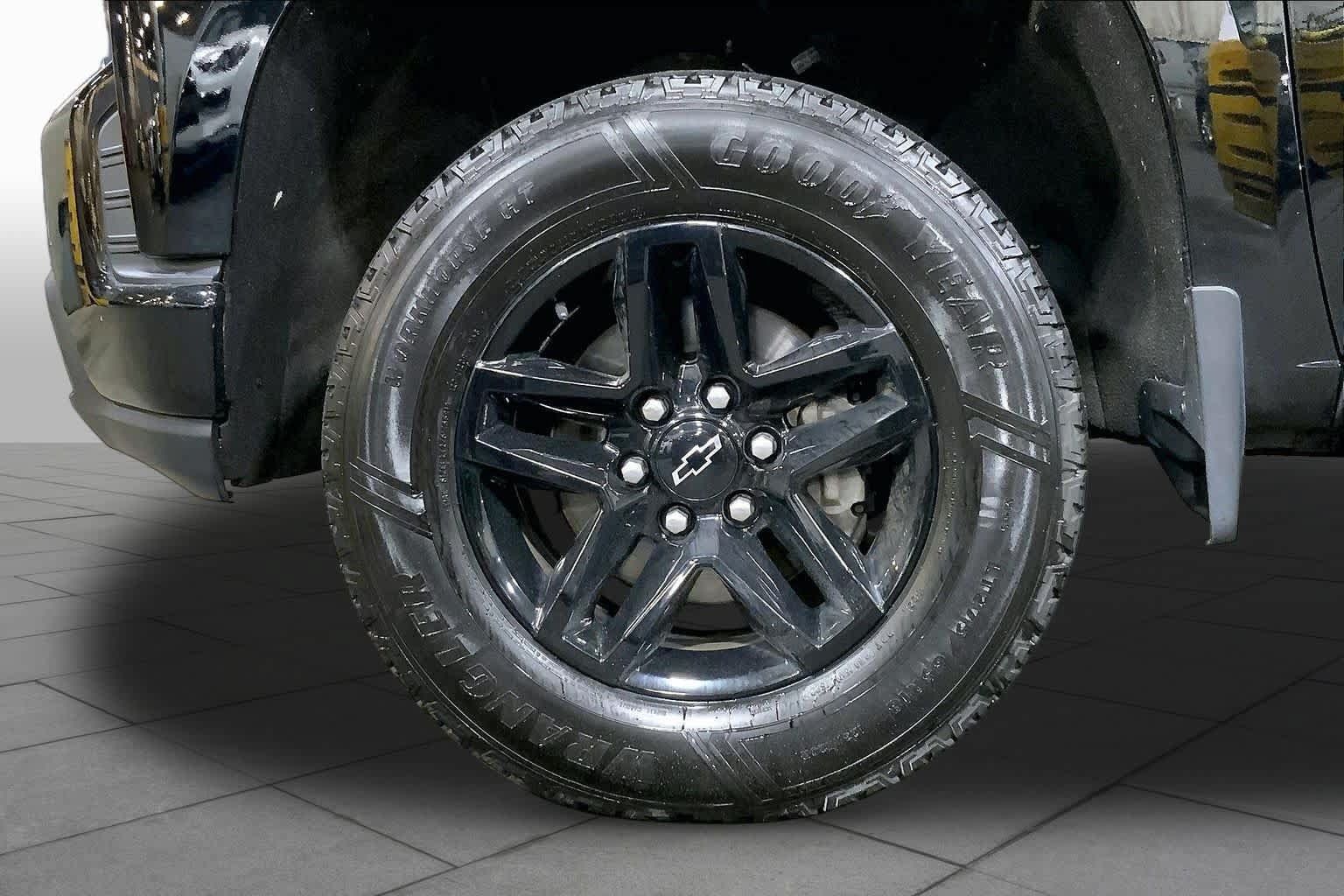 Used 2021 Chevrolet Silverado 1500 LT Trail Boss w/ Convenience Package II AWD/4WD image 11
