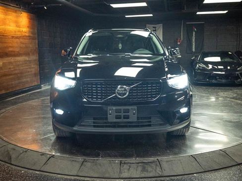Used 2023 Volvo XC40 B4 Ultimate FWD image 4