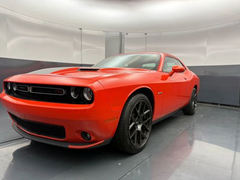 Used 2018 Dodge Challenger R/T w/ Sound Group RWD image 2