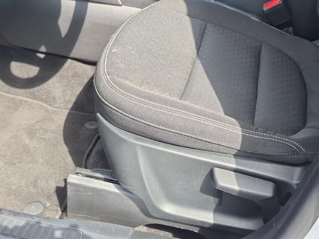 Used 2025 Ford Escape Active AWD/4WD image 14