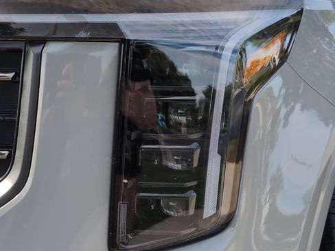 Used 2025 Kia Carnival SX Prestige FWD image 6