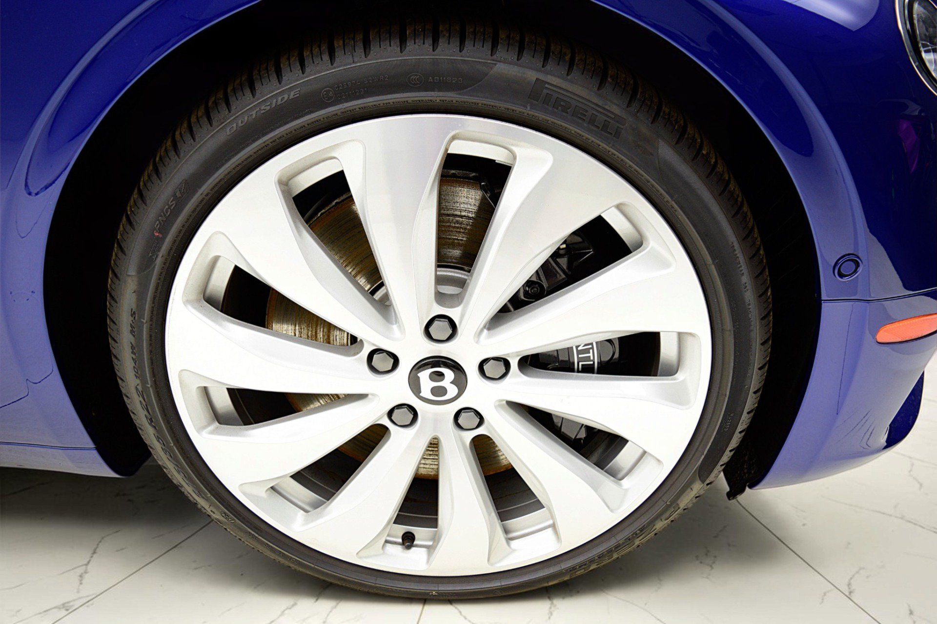 Used 2024 Bentley Continental GT AWD/4WD image 48