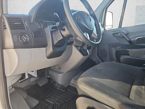 Used 2014 Mercedes-Benz Sprinter 2500 image 10